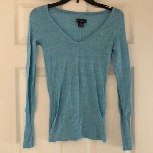 Light blue speckled American Eagle long sleeve tee